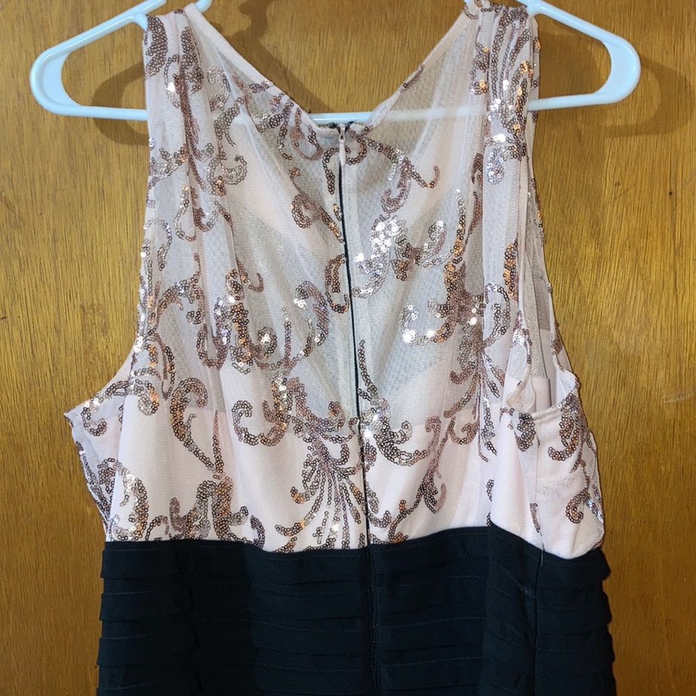 Dress - Picture 6 of 7